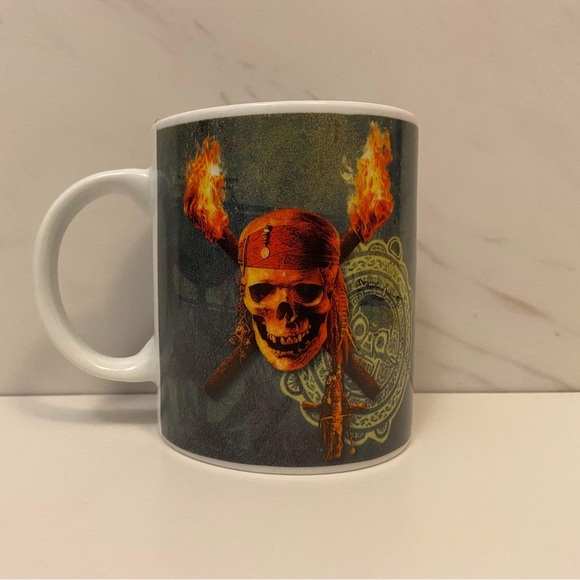 Disney Pirates of the Caribbean Dead Mans Chest Mug - Picture 1 of 4